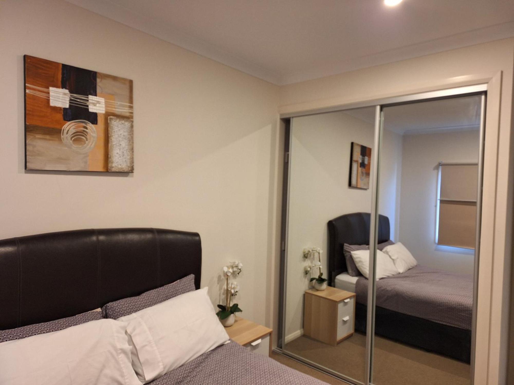 Serene Holiday Home-4 Bedroom Ensuite Home Canberra Esterno foto